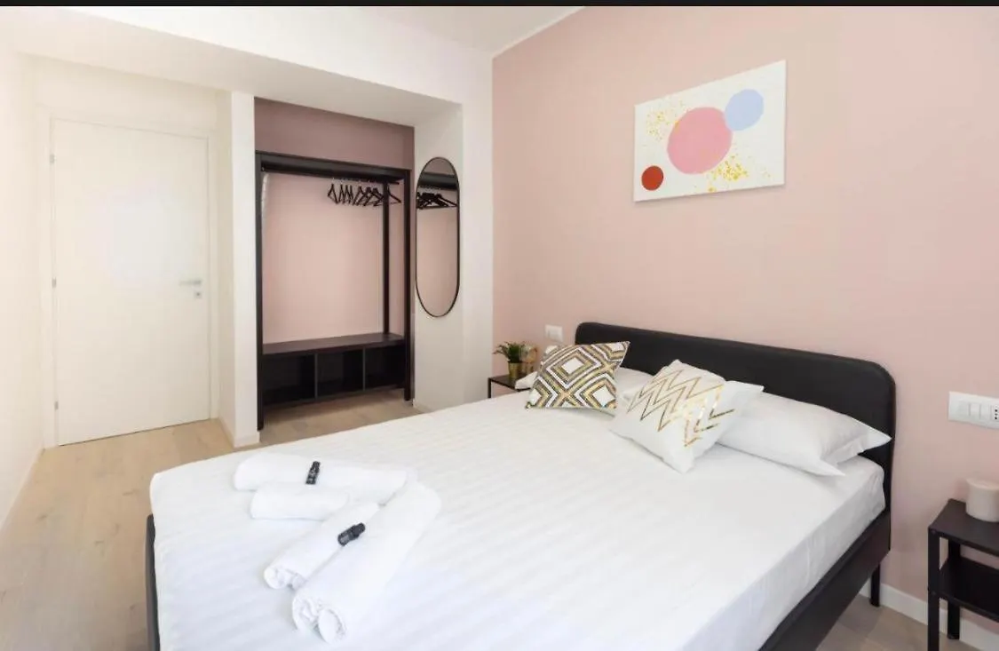 Loreto Home Milan 0*,  Italy